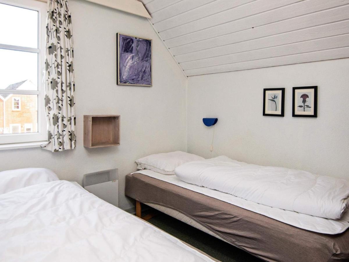 4 Person Holiday Home In R M Sonderby  Экстерьер фото